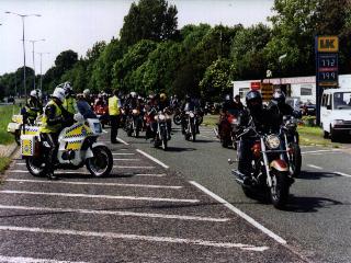 Benhall 2002 - setting off